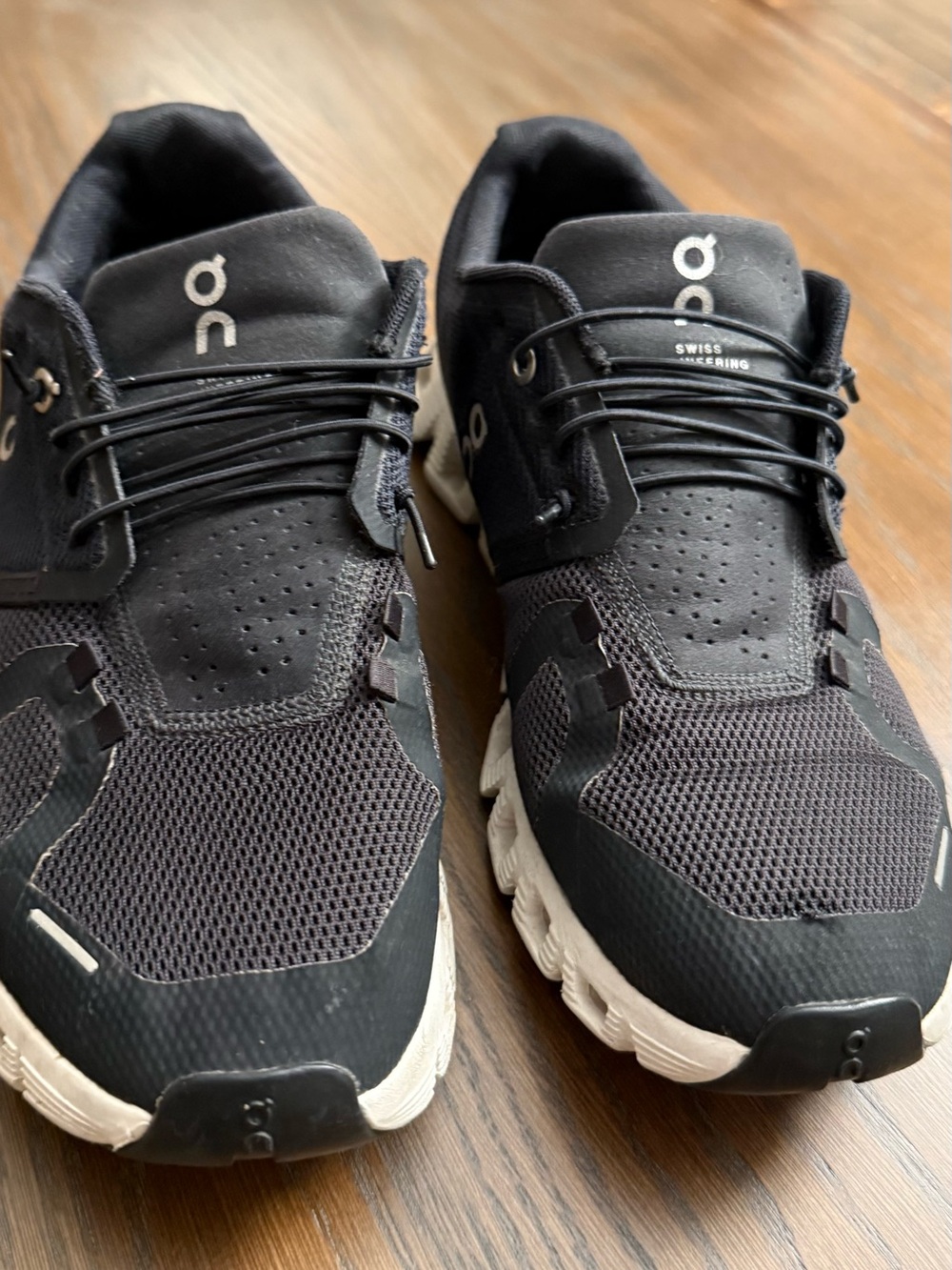 On Cloud Cloud 5 Sneakers in black with White Sole 9W - Picture 3 of 9